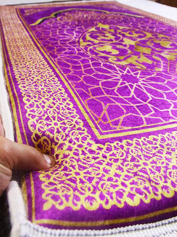 3 CM Süngerli Ortopedik Seccade - Mor Gold Desenli Kalın Süngerli Seccade - Carpetella
