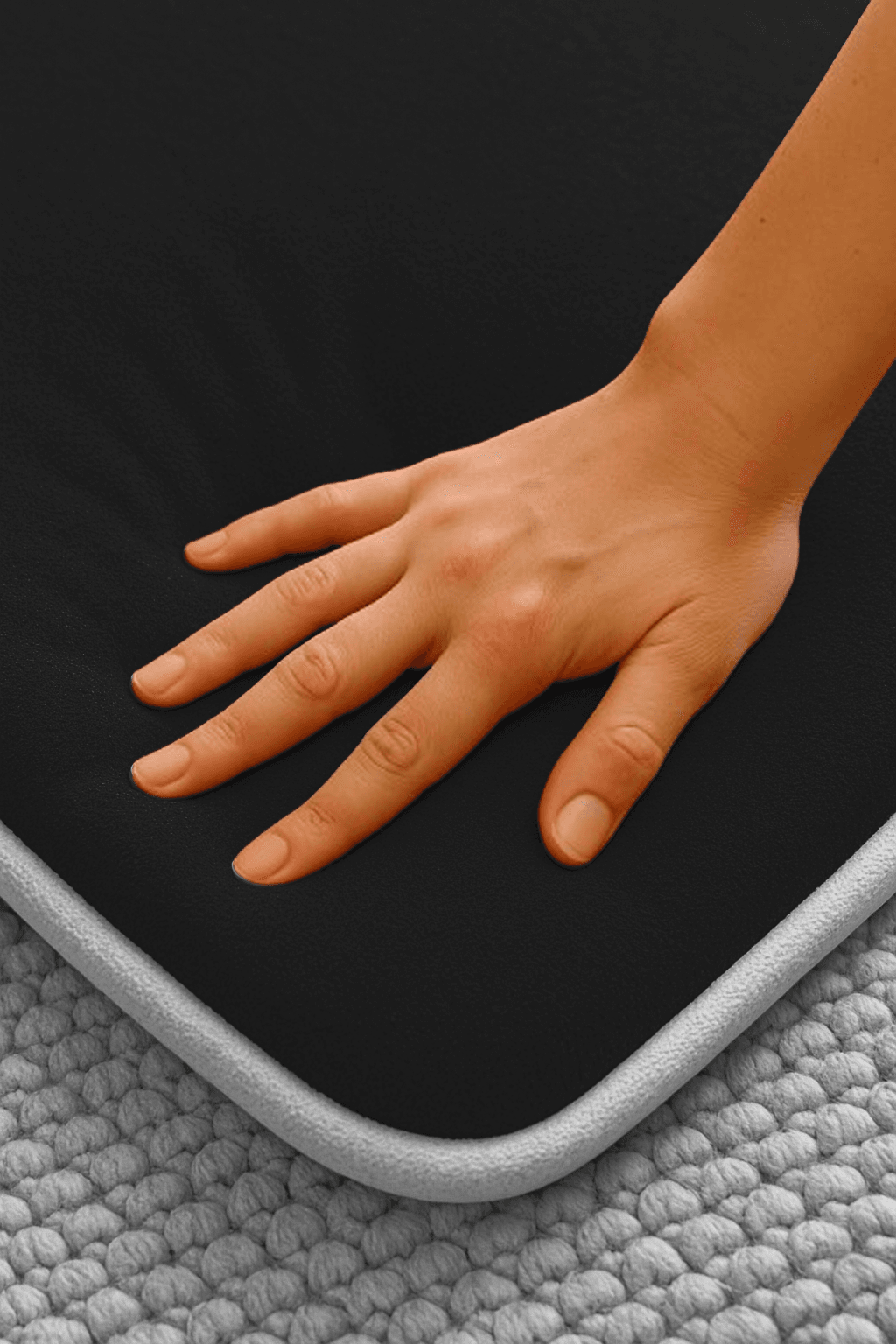 Düz Renk Desensiz Siyah Kadife Seccade Ortopedik 3 CM Süngerli - Carpetella