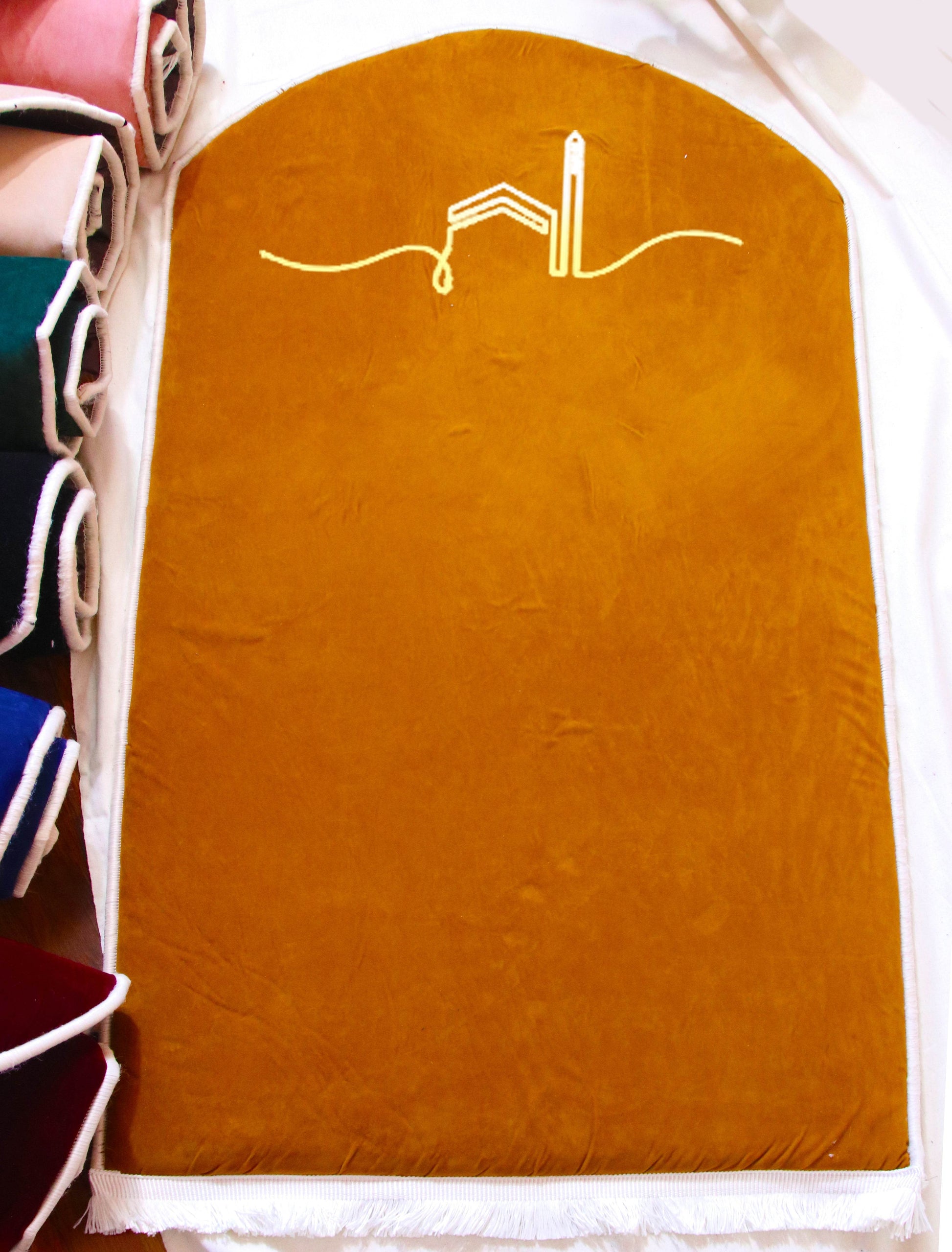 İsme Özel 3 CM Süngerli Kadife Ortopedik Seccade Minimal Kahverengi - Carpetella