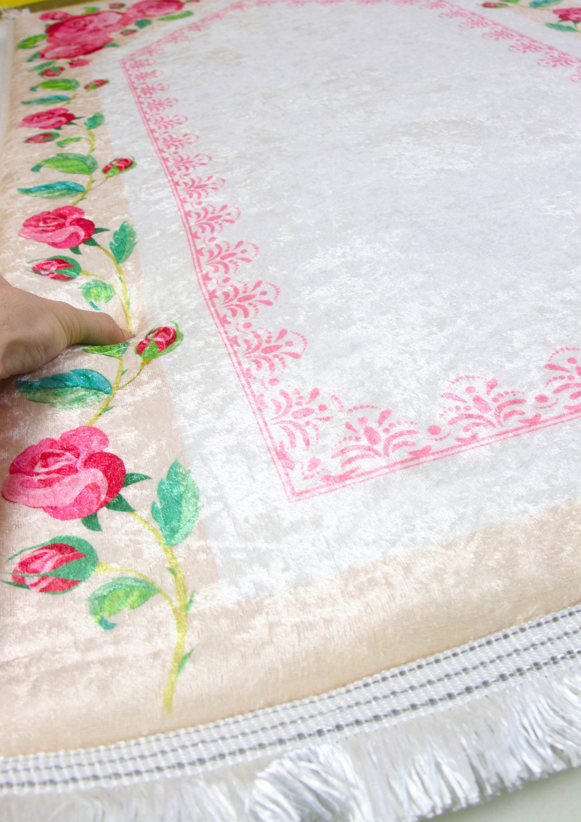 3 CM Süngerli Ortopedik Seccade - Pembe Çiçek Desenli Lüks Kadife 70x120cm - Carpetella