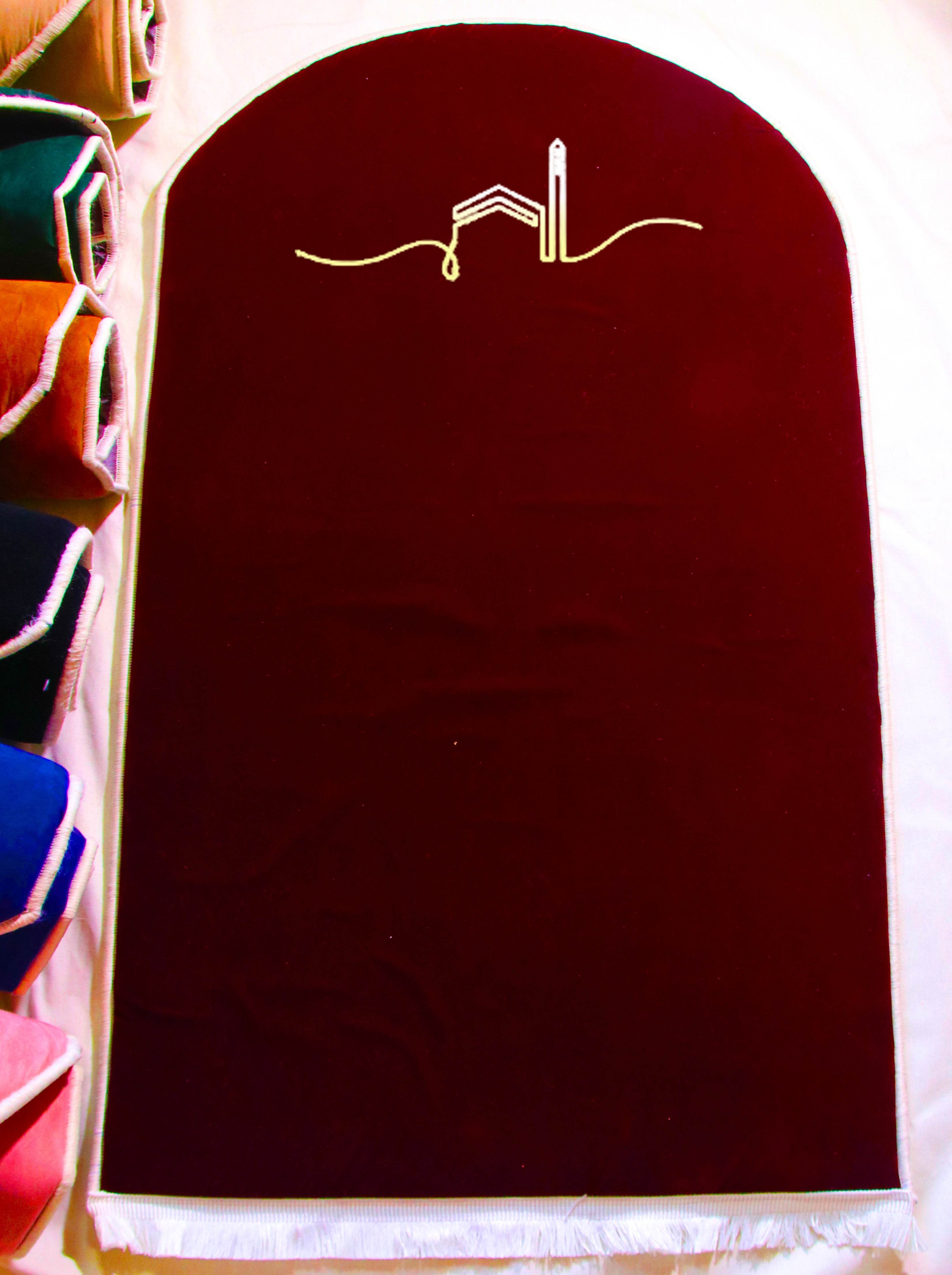 Bordo Kabe İşlemeli Kadife Seccade | Ortopedik 3cm Süngerli - Carpetella