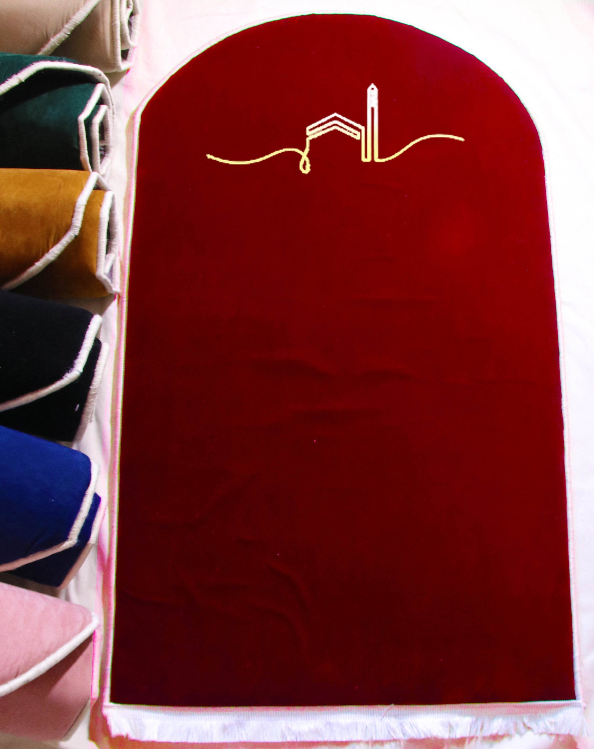 Bordo Kabe İşlemeli Kadife Seccade | Ortopedik 3cm Süngerli - Carpetella