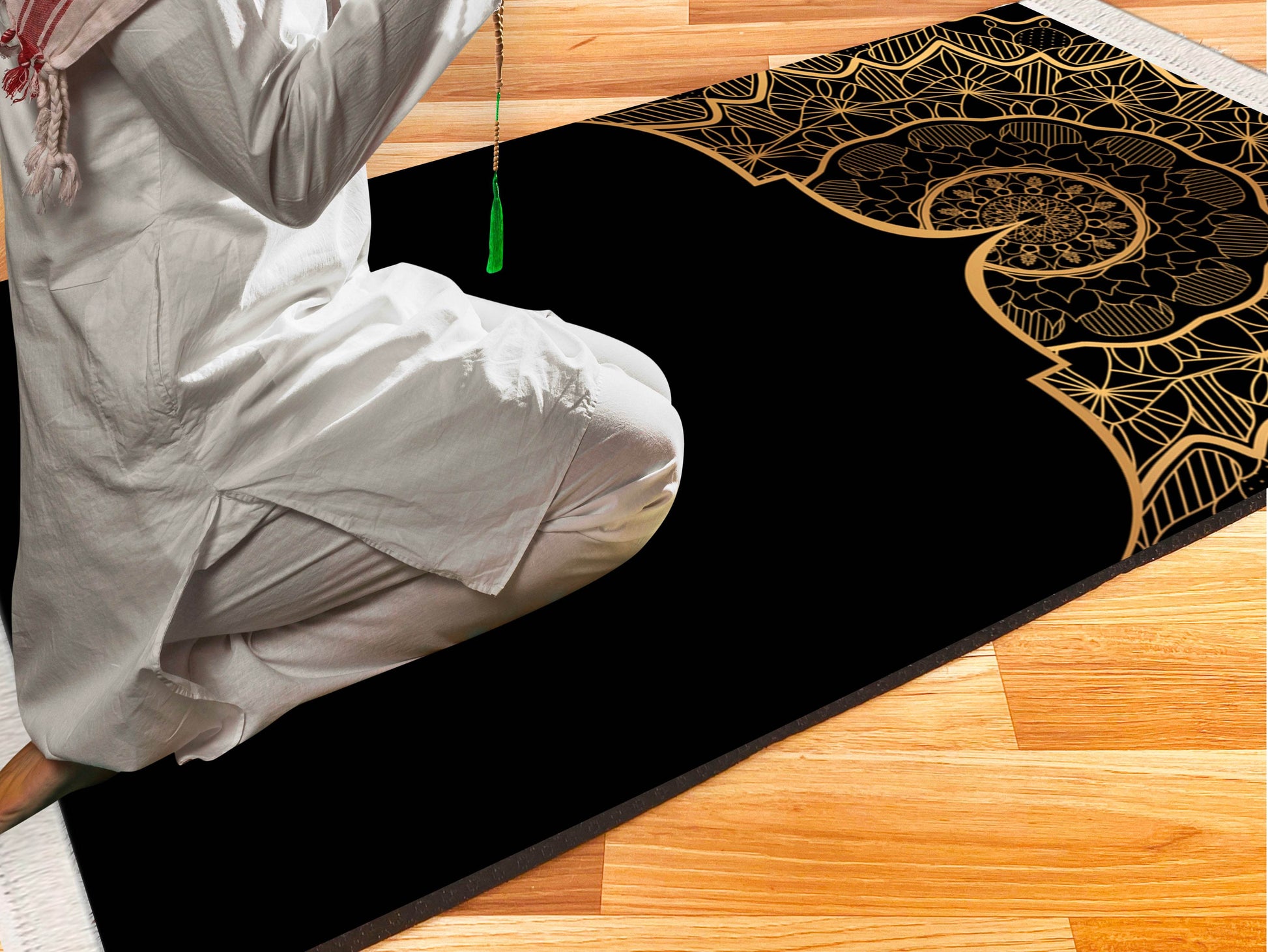 Siyah Sarı Desenli İsme Özel Keten Astarlı Lüks Seccade - Carpetella