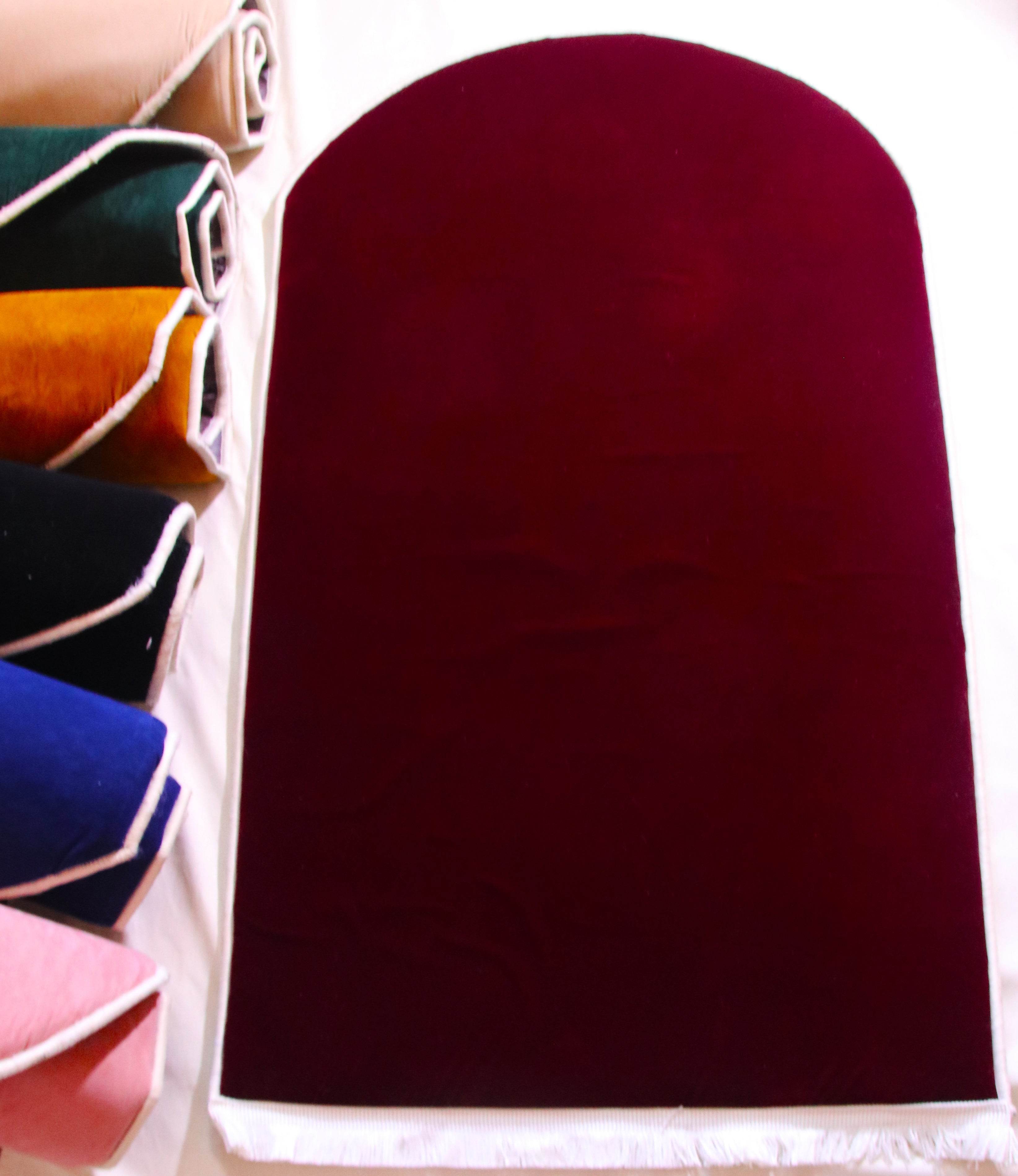 Düz Renk Desensiz Bordo Kadife Seccade Ortopedik 3 CM Süngerli - Carpetella