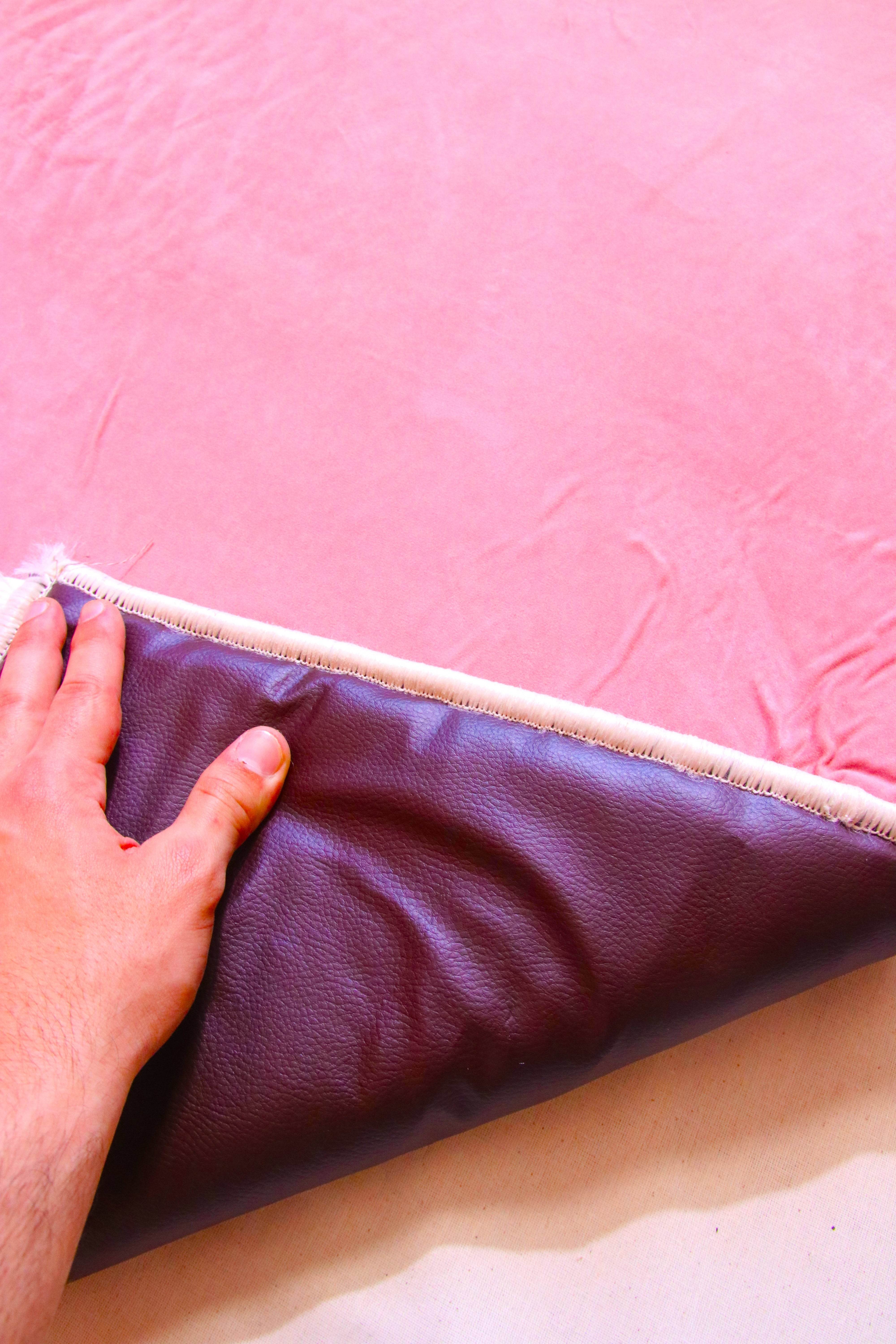 İsme Özel 3 CM Süngerli Kadife Ortopedik Seccade Minimal Pembe - Carpetella