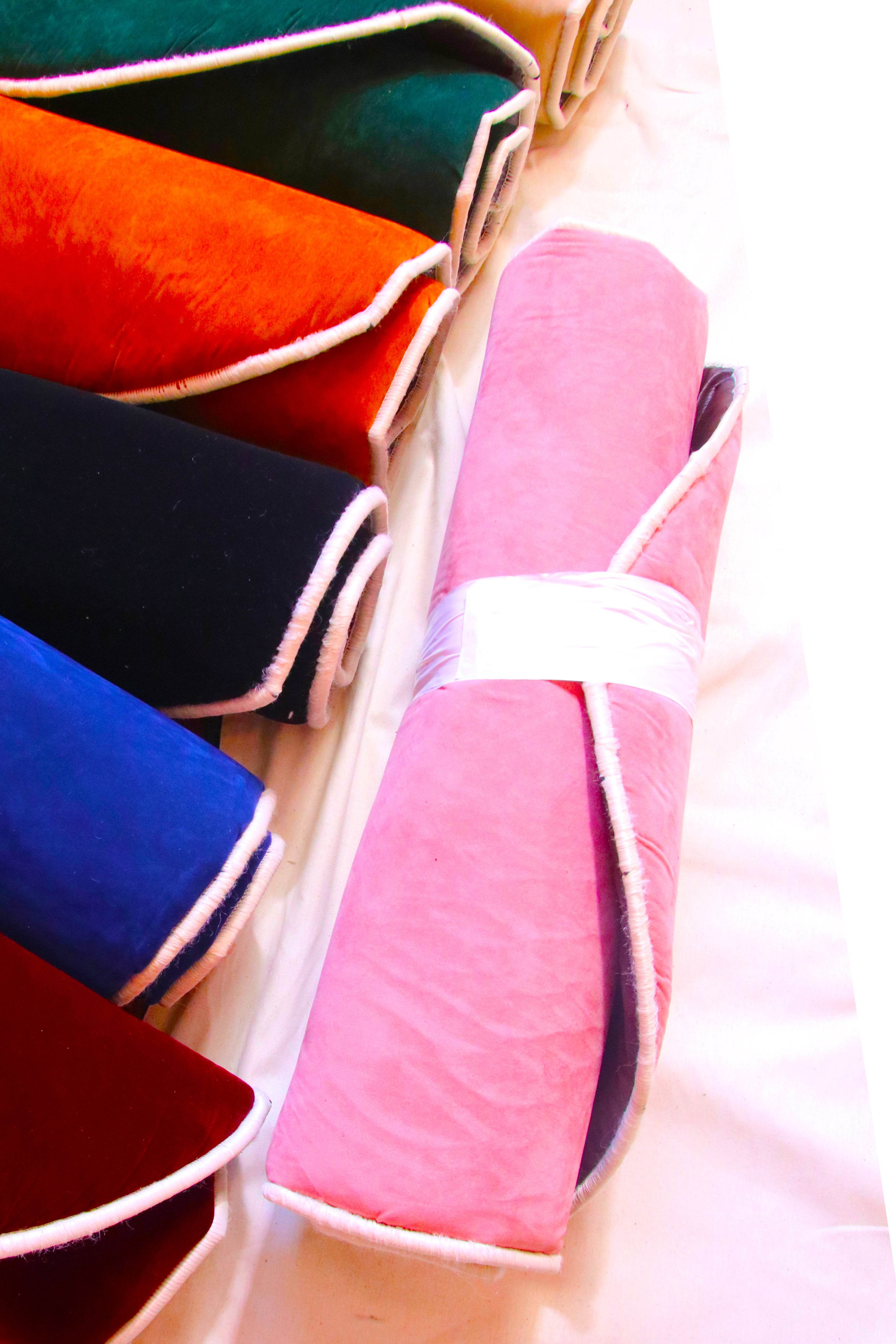 Düz Renk Desensiz Pembe Kadife Seccade Ortopedik 3 CM Süngerli - Carpetella