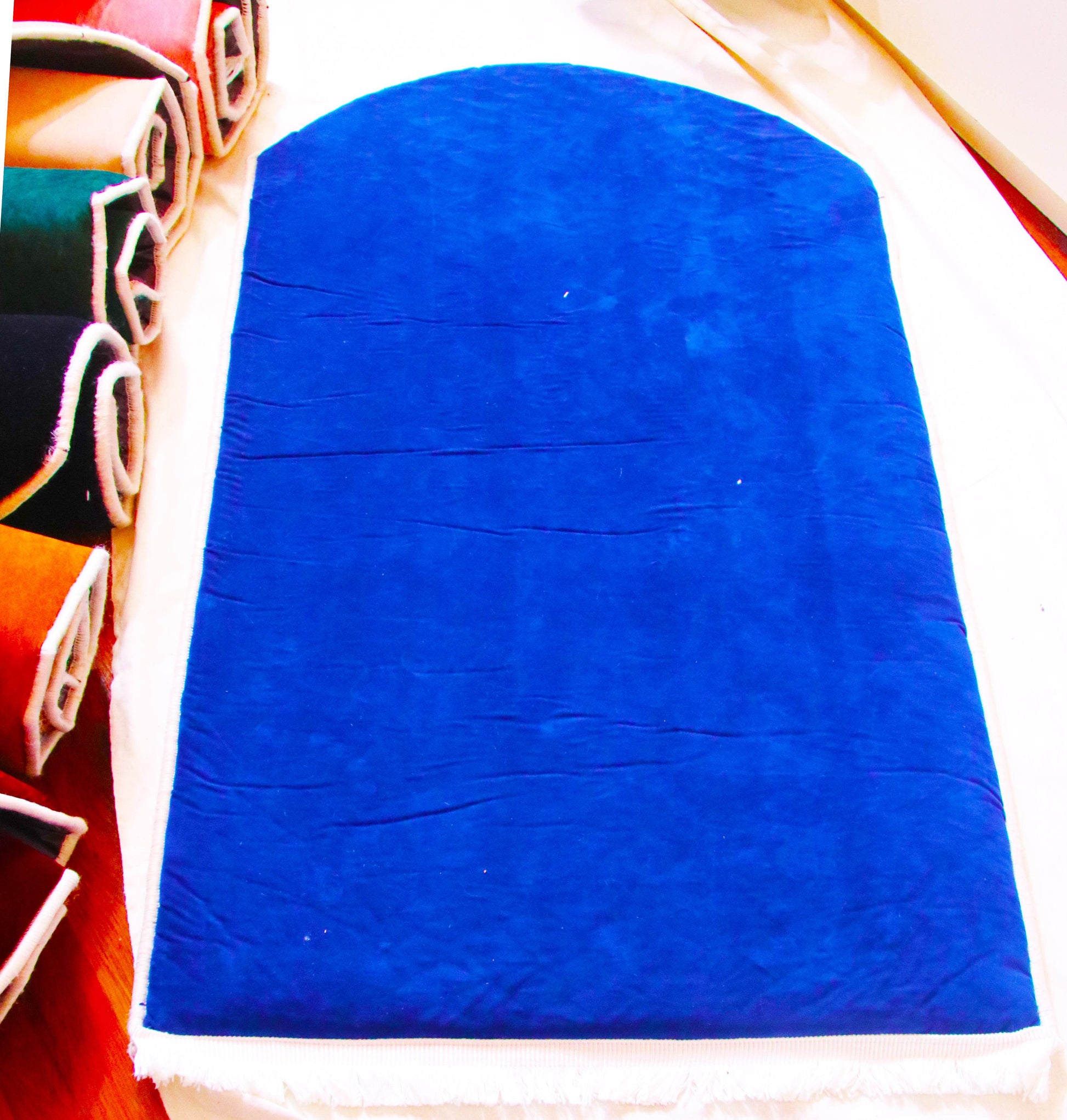 Düz Renk Desensiz Lacivert Kadife Seccade Ortopedik 3 CM Süngerli - Carpetella