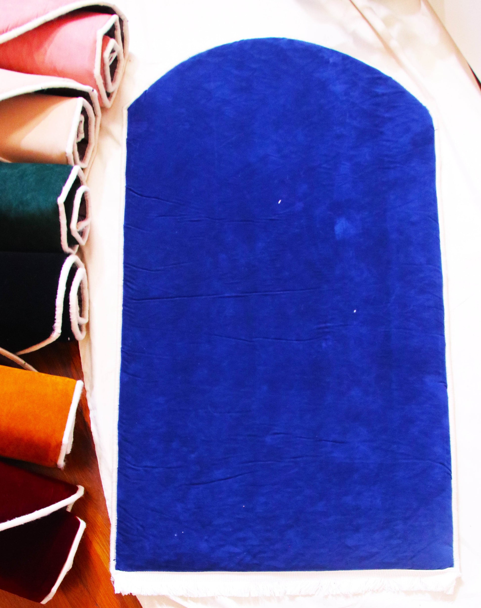 Düz Renk Desensiz Lacivert Kadife Seccade Ortopedik 3 CM Süngerli - Carpetella