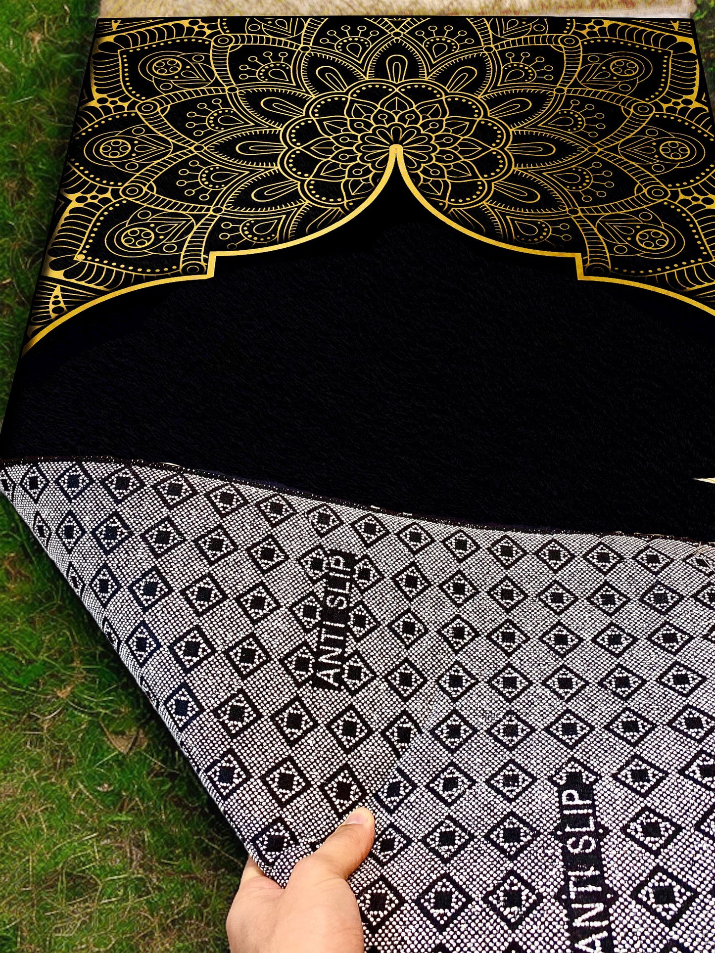 2 CM (0.8 Inch) Foam Thick Padded Prayer Rug Mat With Soft Velvet Anti-Slip Black Gold Janamaz Muslim Sejadah