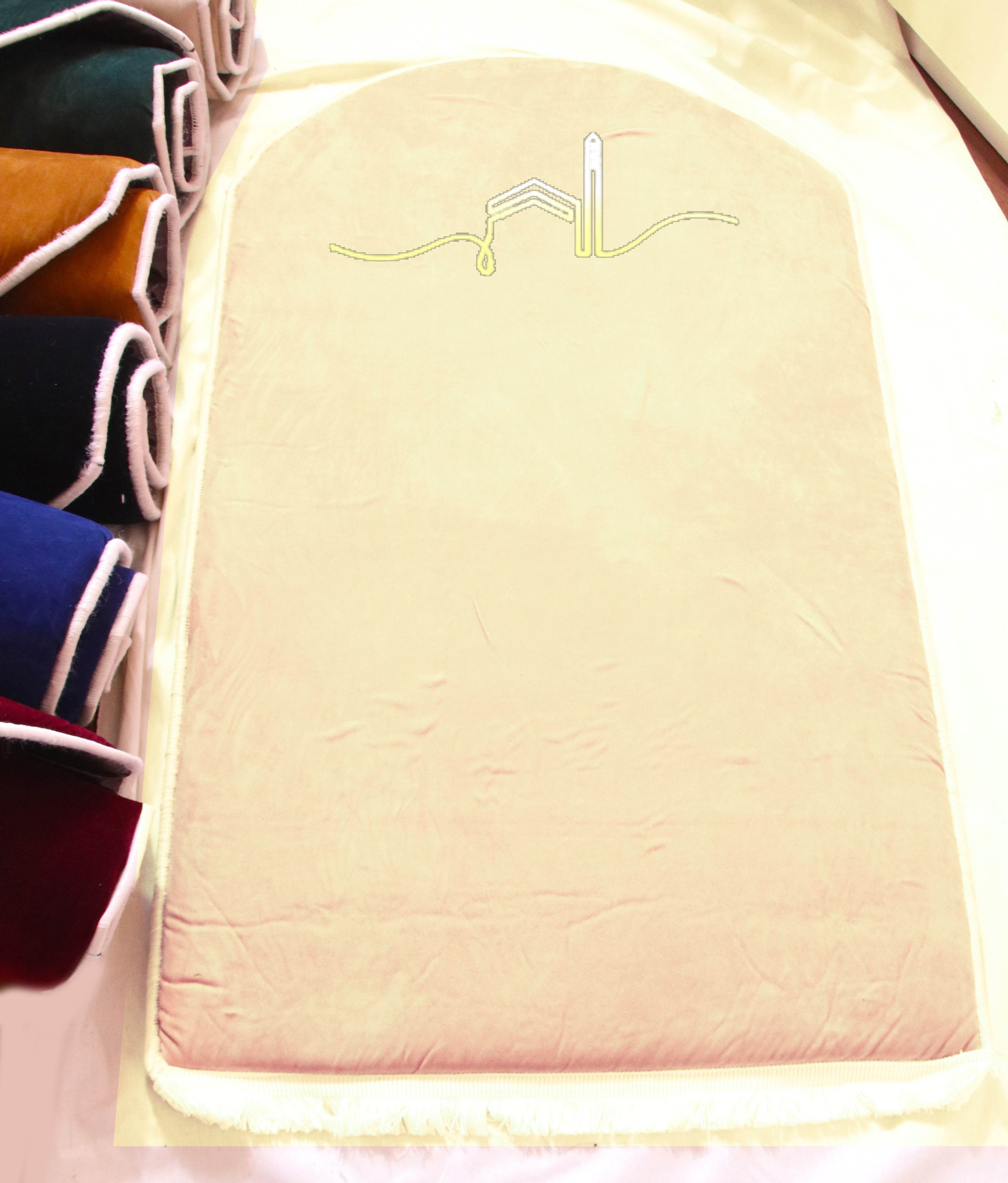 İsme Özel 3 CM Süngerli Kadife Ortopedik Seccade Minimal Bej - Carpetella