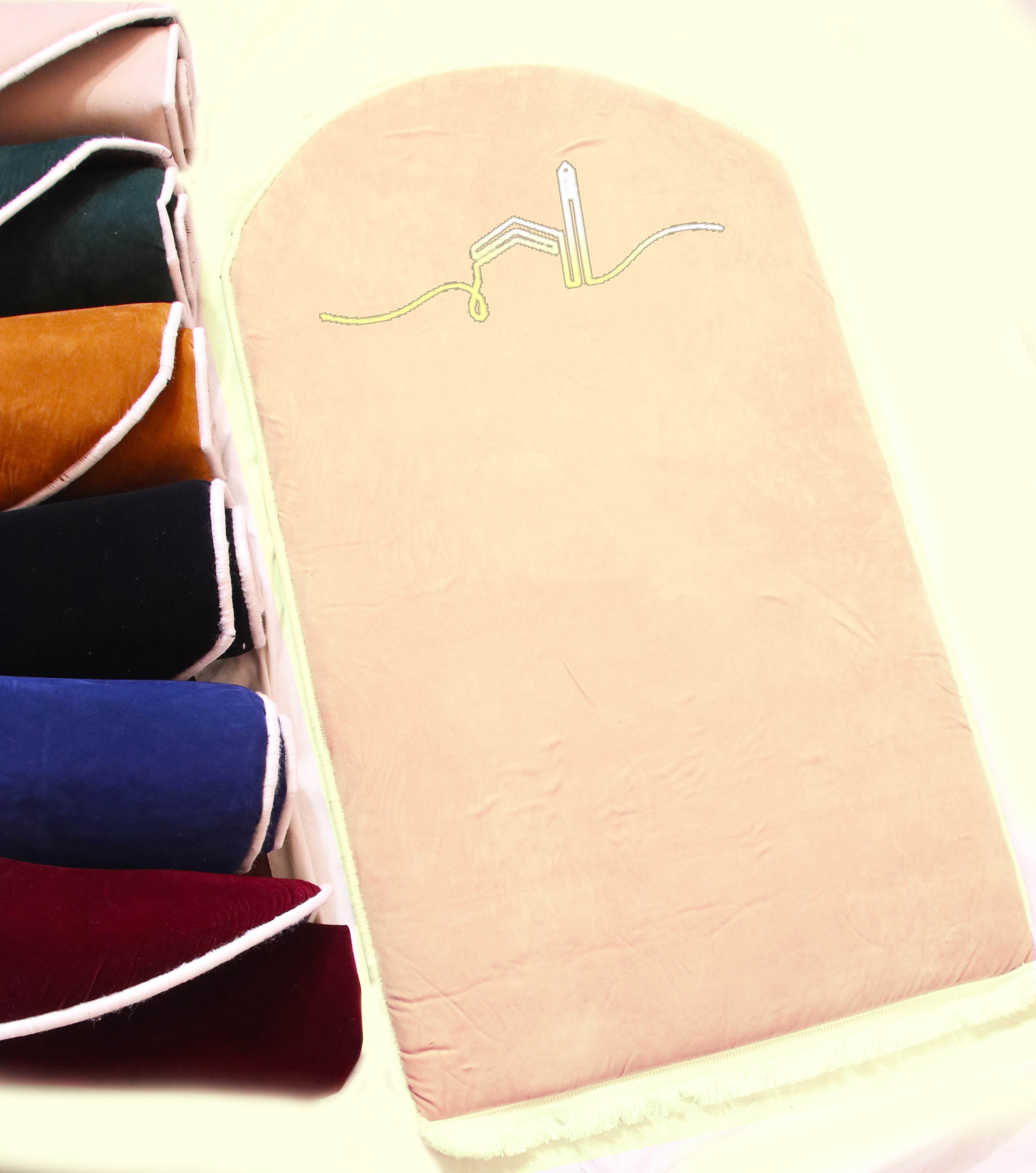 Bej Kabe İşlemeli Kadife Seccade | Ortopedik 3cm Süngerli - Carpetella