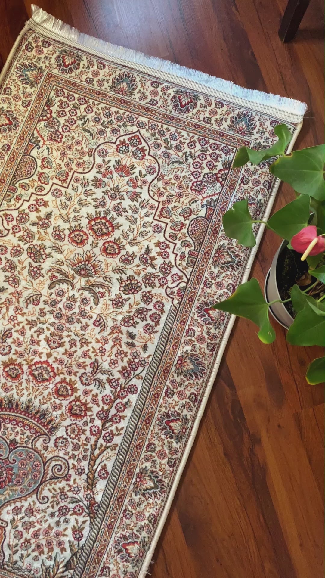 Videoyu yükle: 3 CM Süngerli Ortopedik Seccade - Kahverengi Klasik Çeyizlik Kadife Seccade