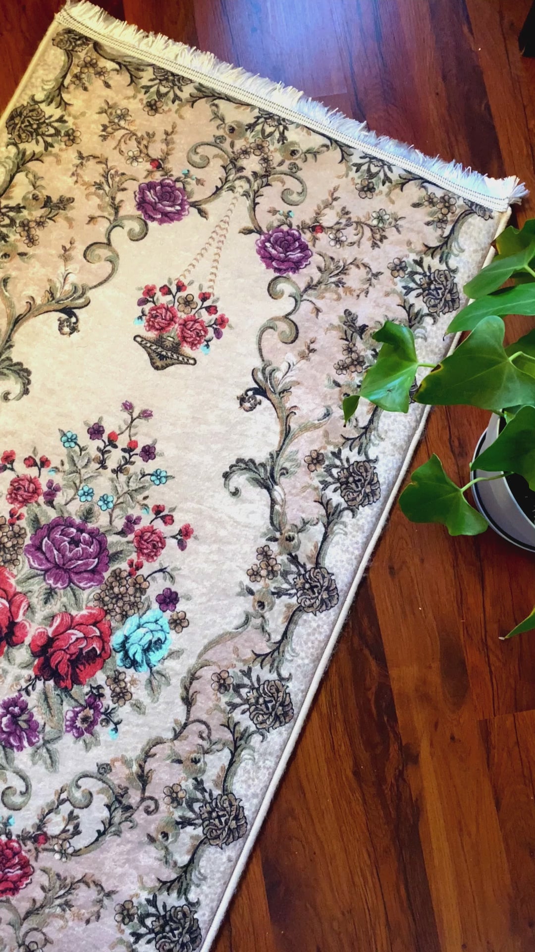 Videoyu yükle: 3 CM Süngerli Ortopedik Seccade - Gri Çiçek Desenli Lüks Kadife Seccade