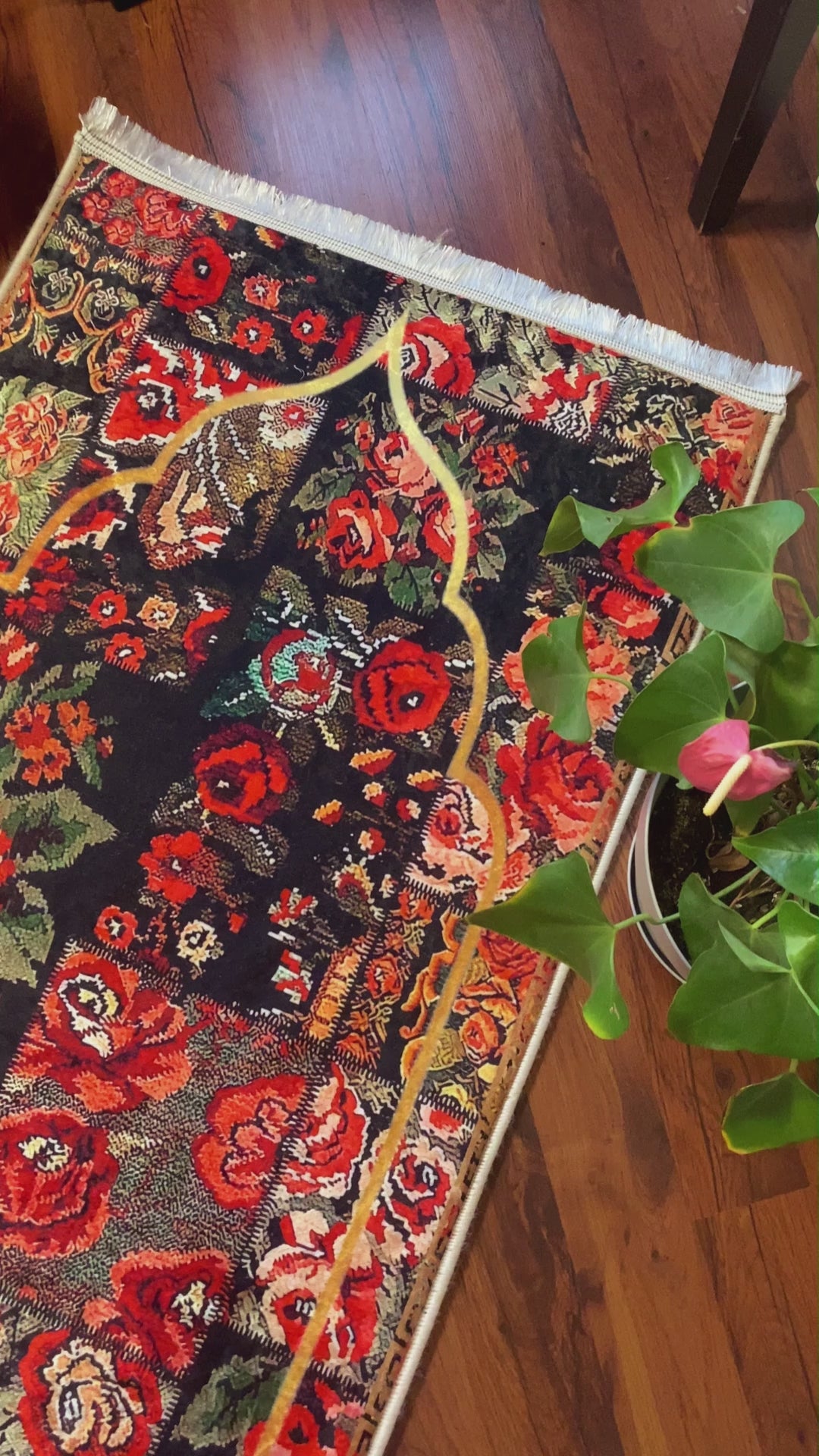 Videoyu yükle: 3 CM Süngerli Ortopedik Seccade - Çiçek Desenli Lüks Kadife Seccade