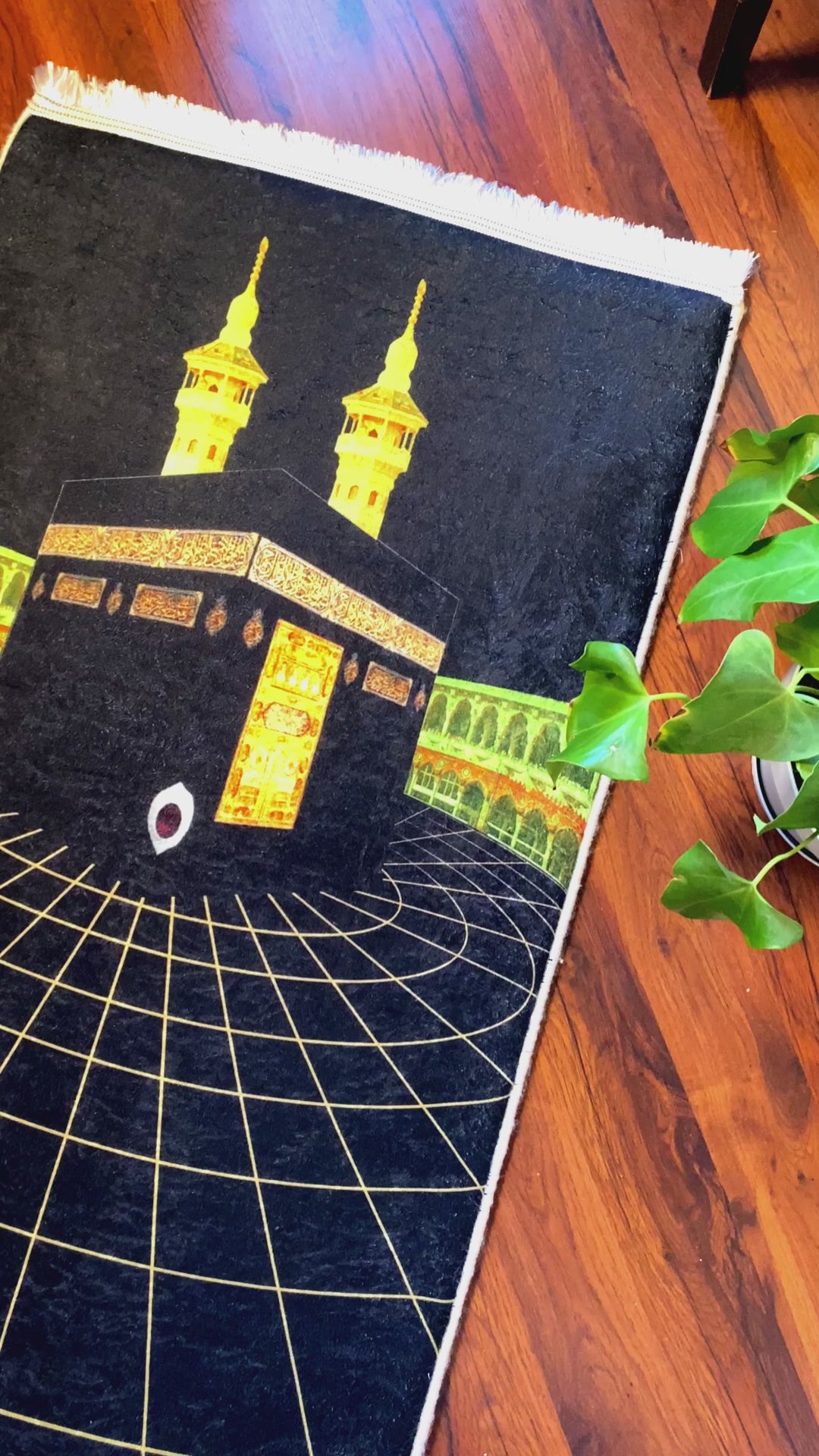 Video laden: 3 CM Süngerli Ortopedik Seccade - Kaymaz Deri Tabanlı Kadife 70x120cm