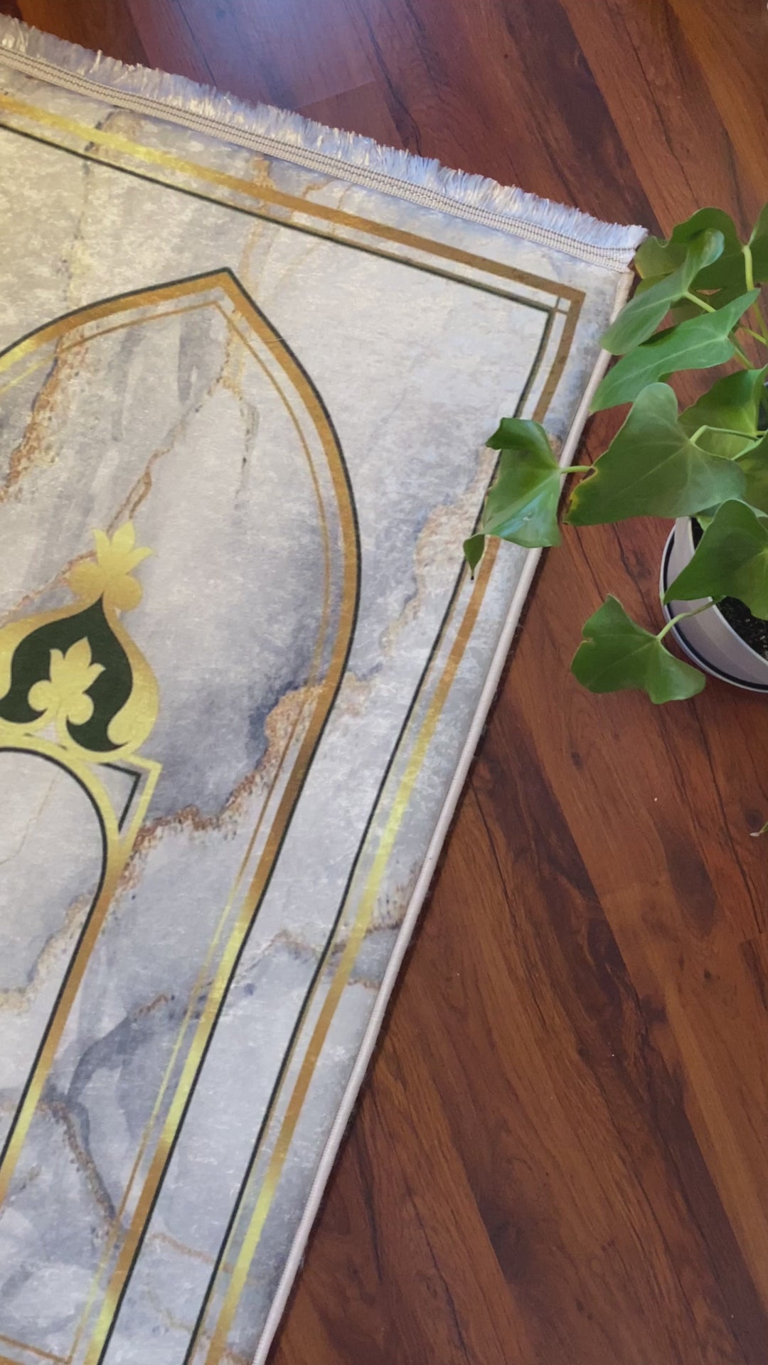 Videoyu yükle: 3 CM Süngerli Ortopedik Seccade - Mermer Gold Desenli Diz Dostu Seccade